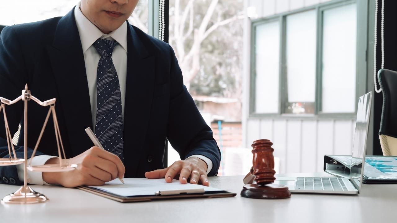 https://entrepreneuriallawadvisors.com/wp-content/uploads/2024/12/Your-Trusted-Legal-Advisor-1.jpg