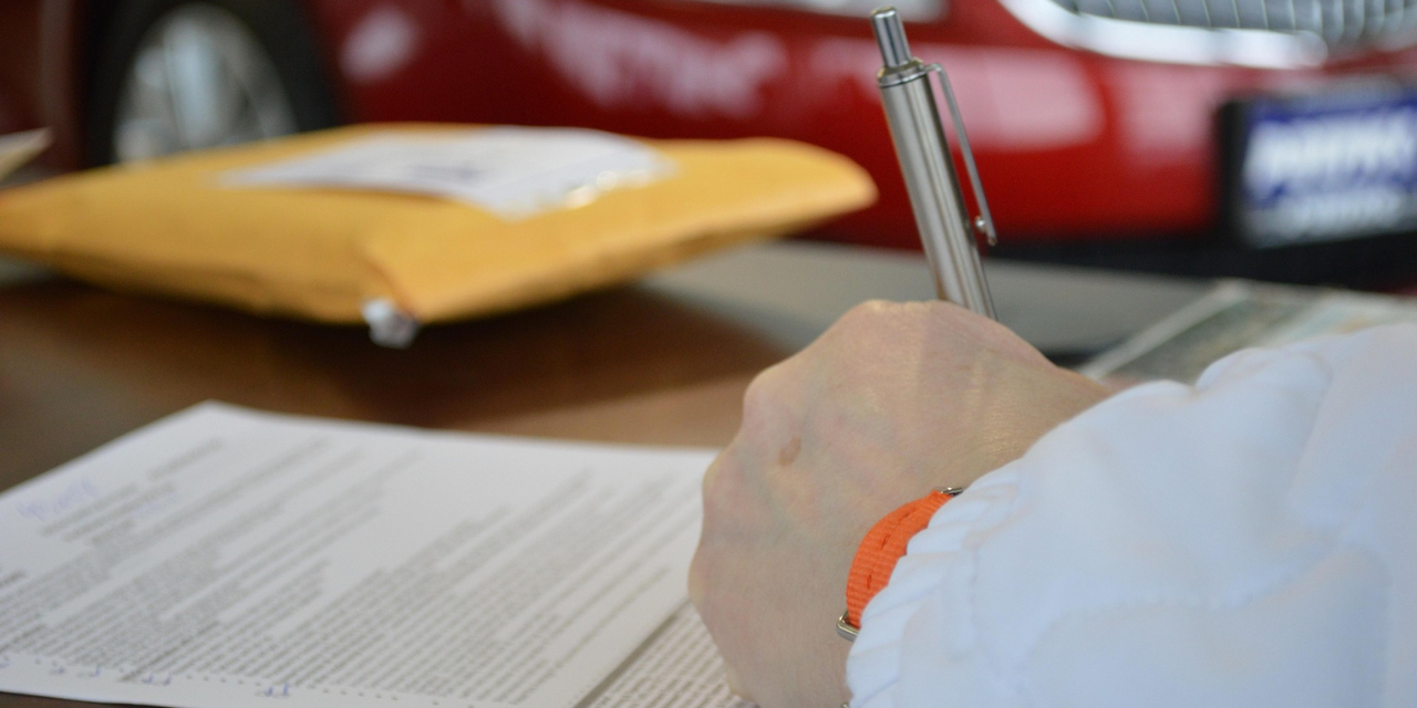 Top 5 Common Contract Mistakes Startups Make (and How to Avoid Them)